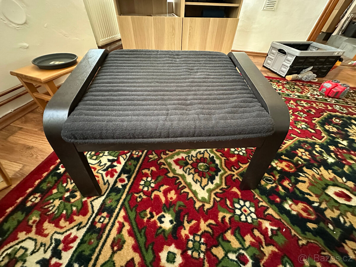 Nakousle kreslo