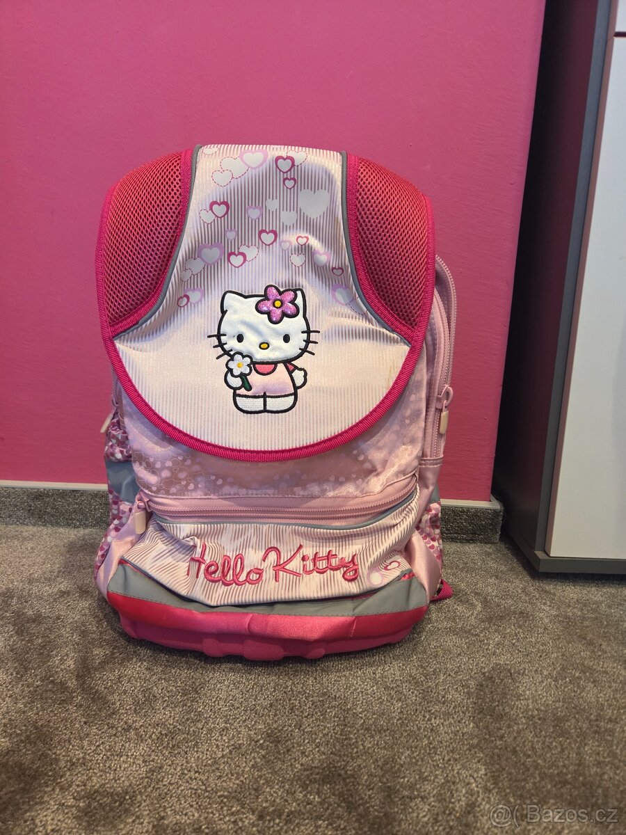 Anatomický batoh Hello Kitty