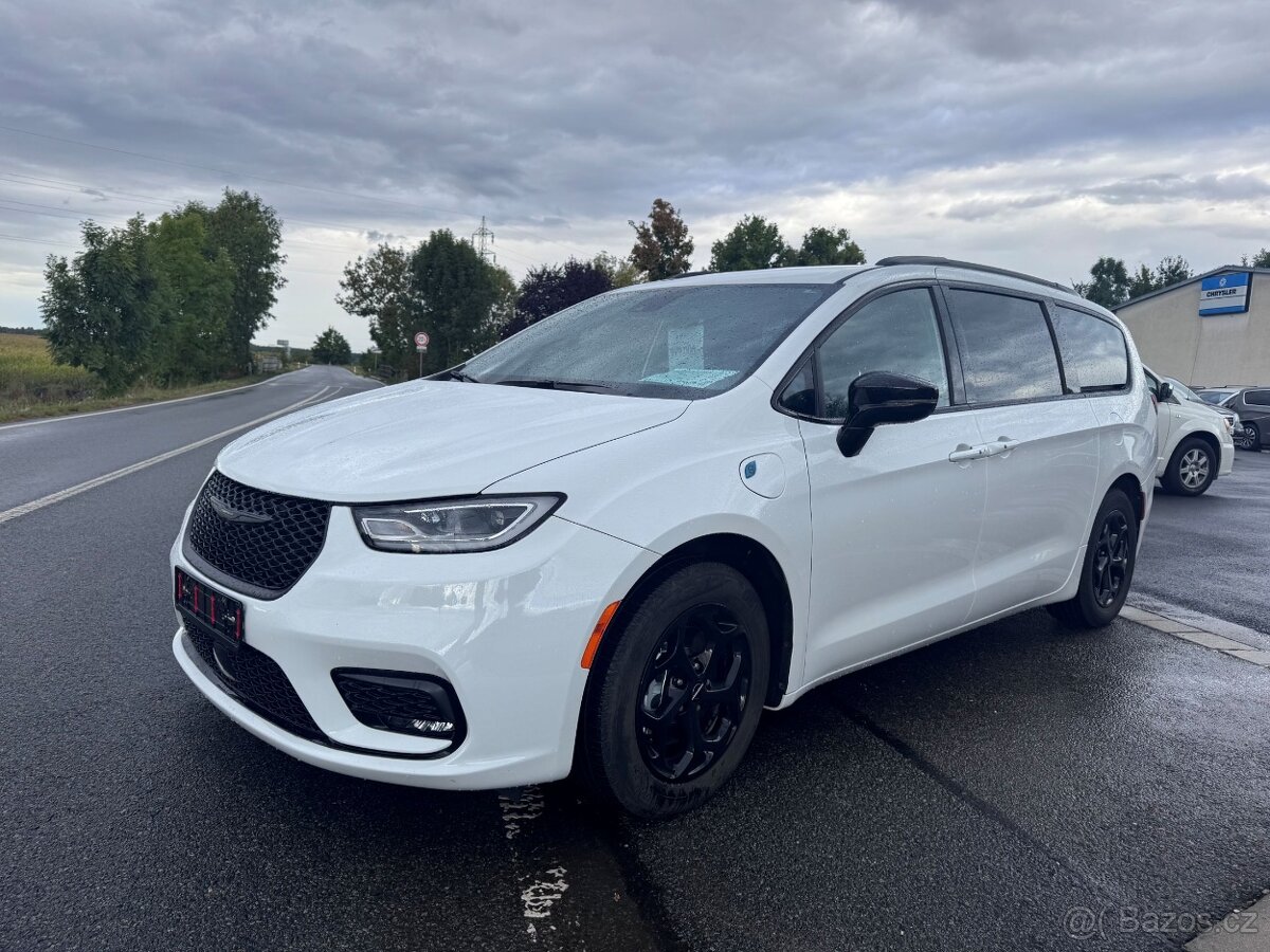 Chrysler Pacifica 3,6 Hybrid RU Radar S type 2022