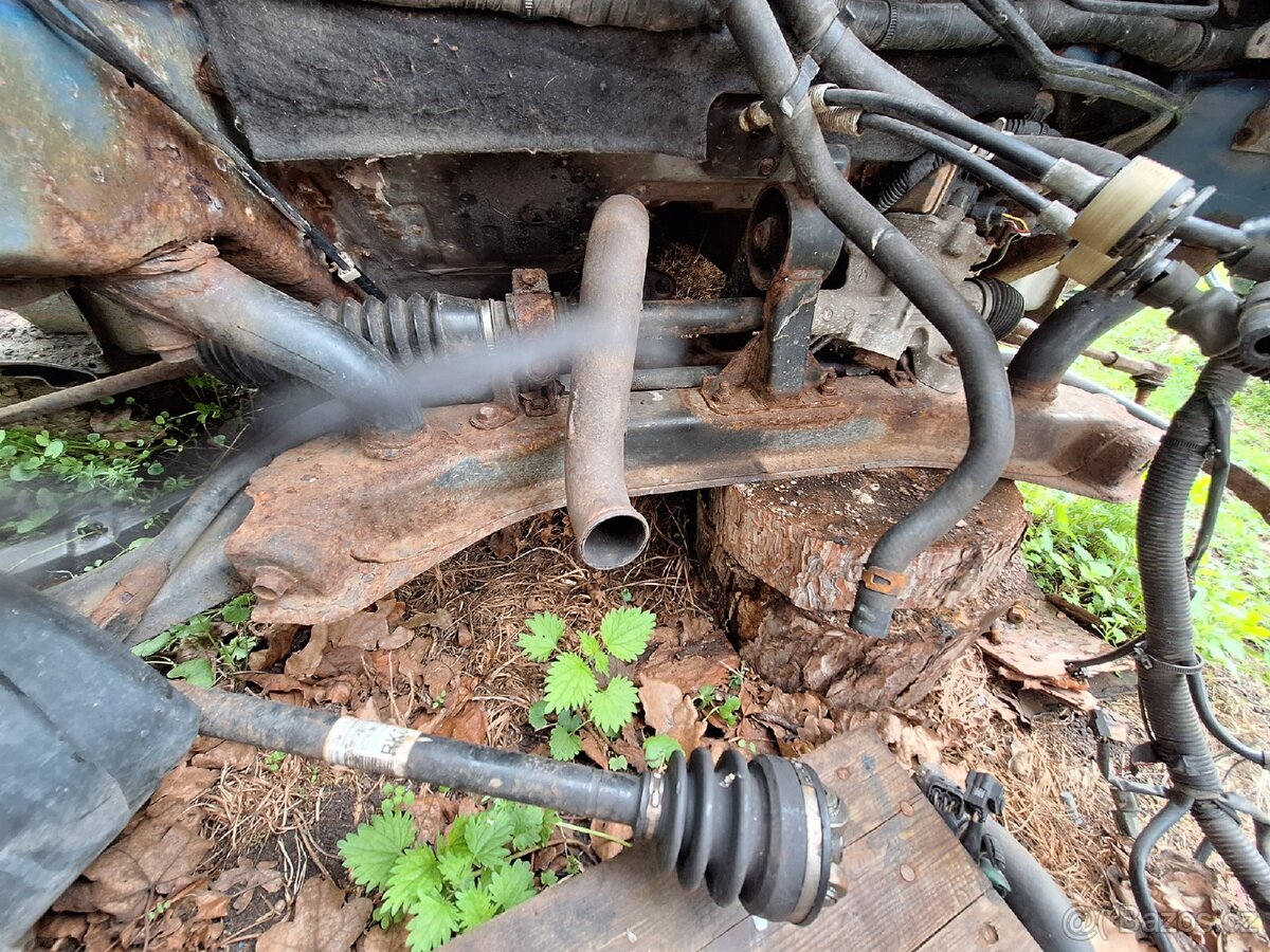 Predni napravnice s řízením Suzuki swift