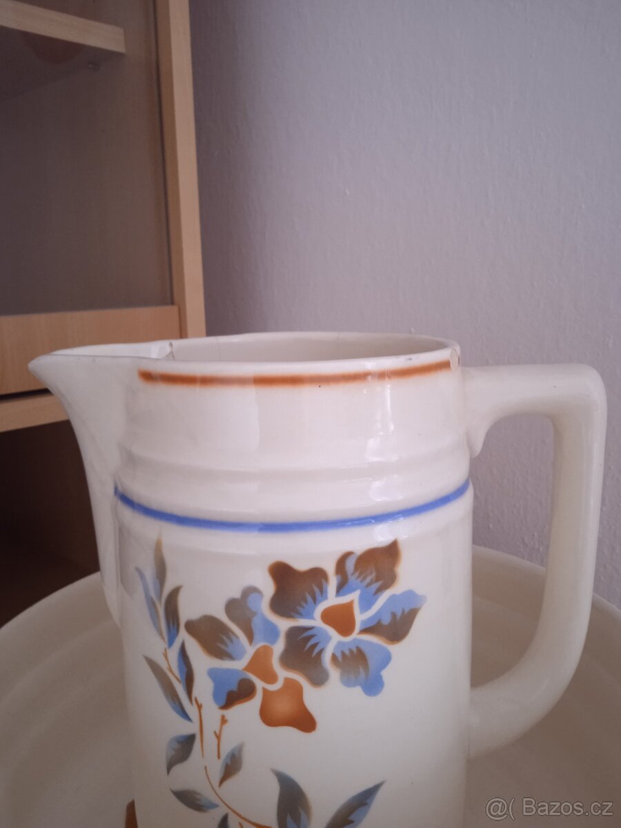 Starožitné umyvadlo a karafa (komplet)