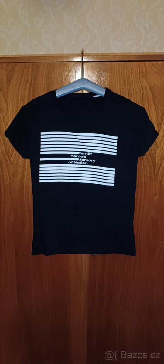 Dámské černé tričko - Paměť národa vel. M