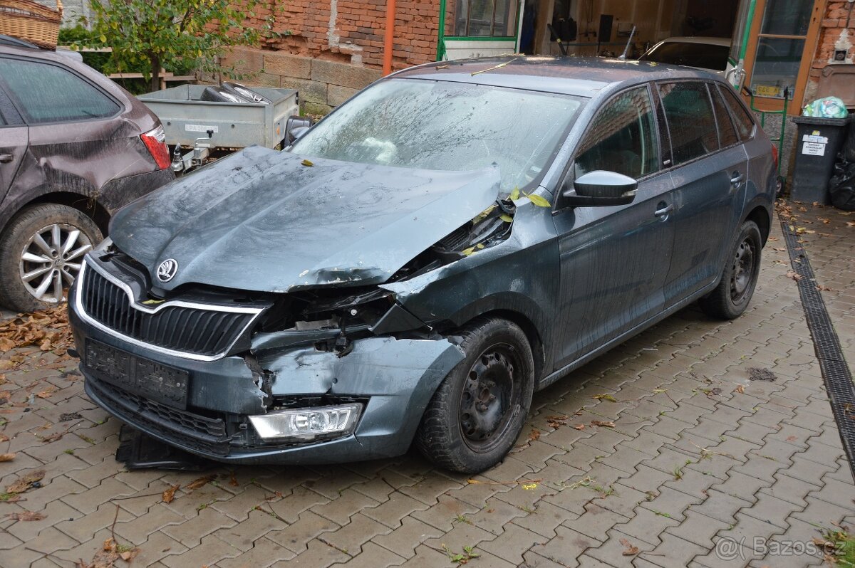 Škoda Rapid 1.6TDI 85kW xenon pedály autoškola