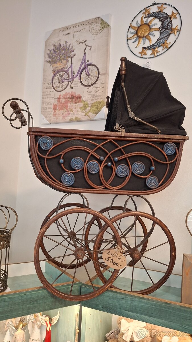 Velký kočárek pro panenky