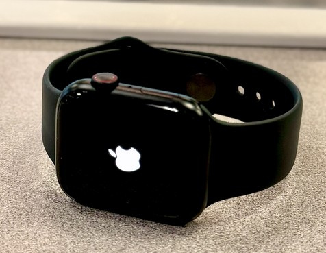 Apple Watch Series 8 45mm Temně inkoustová TOP STAV
