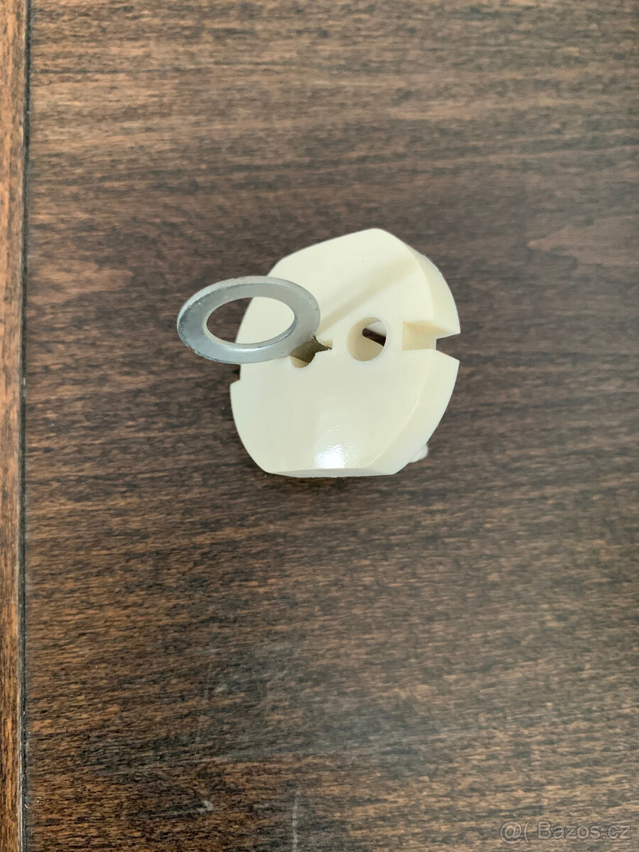 Prodám záslepky zásuvek vyndávací