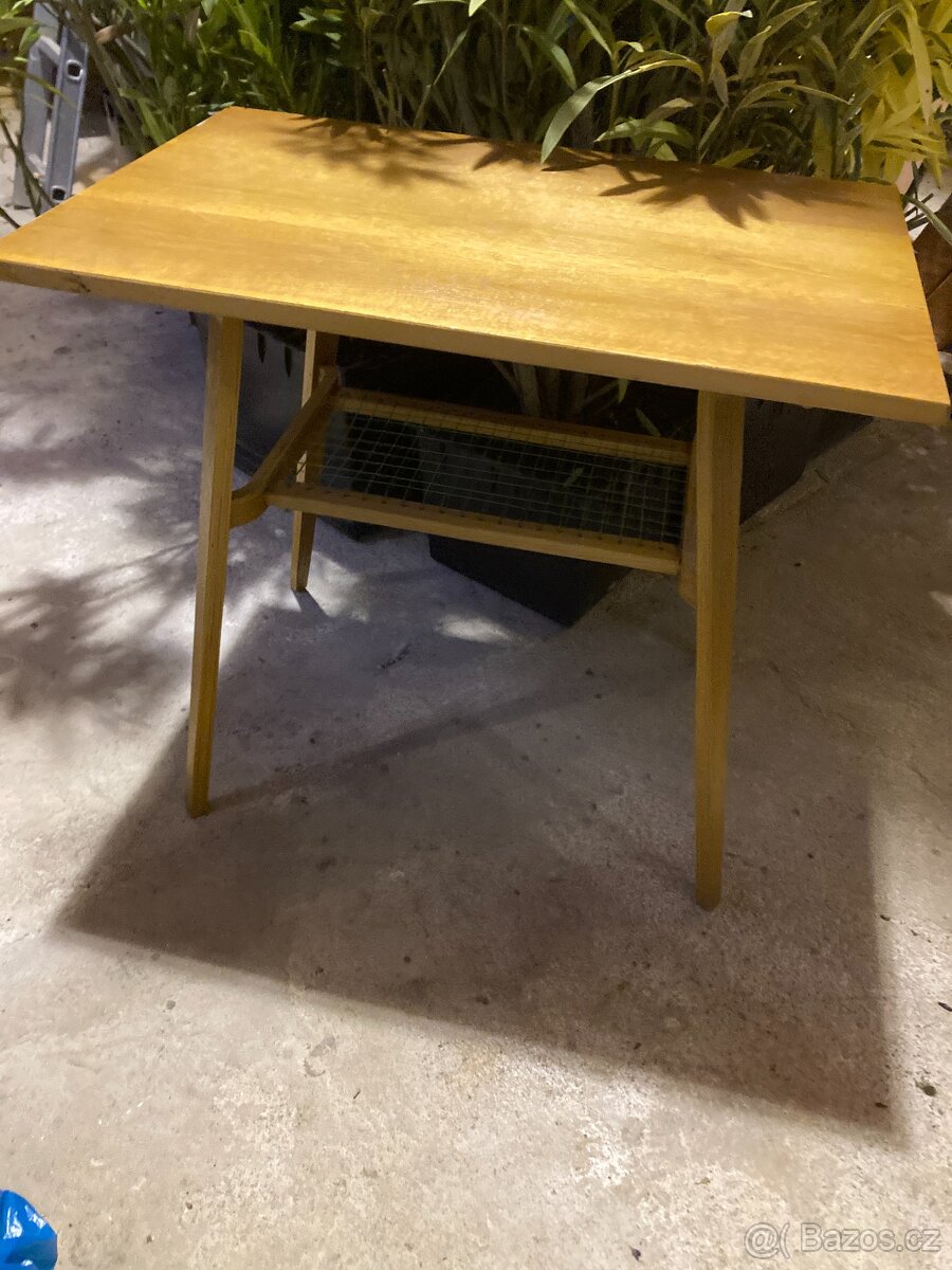 Retro stolek - Brusel