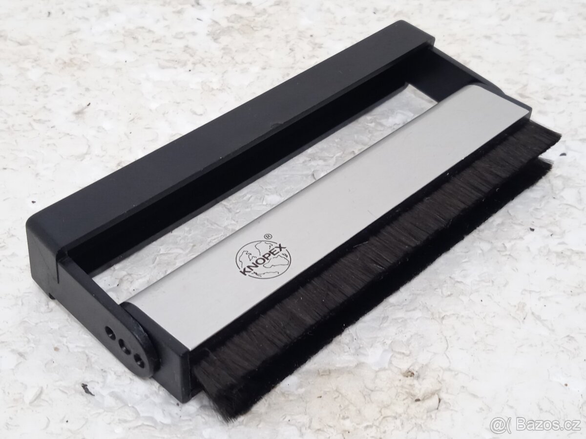 Antistatický čistící kartáček na gramodesky