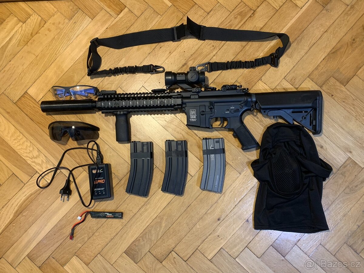 Specna Arms SA-A03 ONE™ (MK18) + kompletní výbava — výborný
