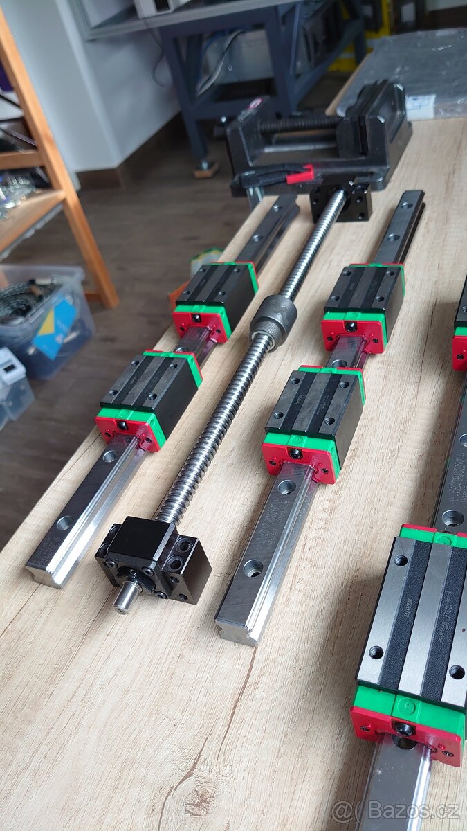 kolejnice, voziky a sroub hiwin - nove nepouzite