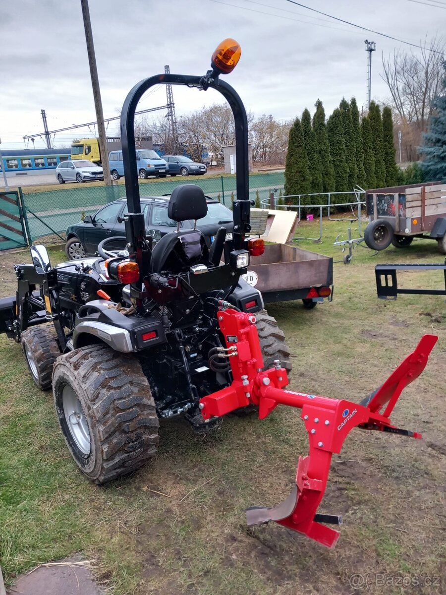 Jednoradličný hydraulicky otočný pluh captain