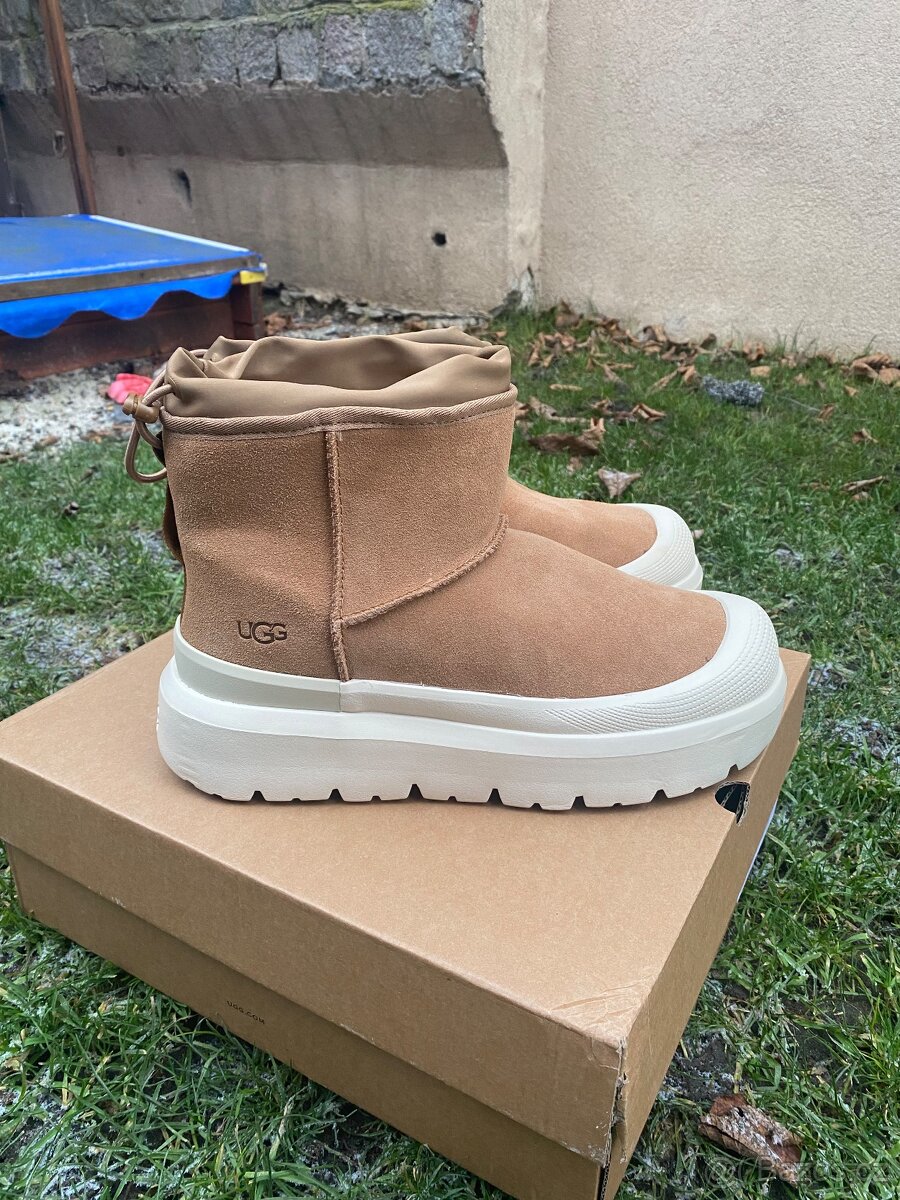 UGG Neumel