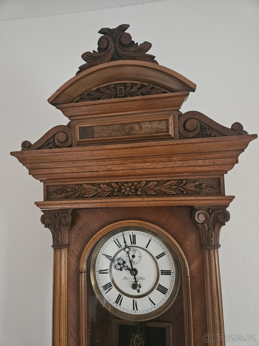 Pendlovky, měsíční chod