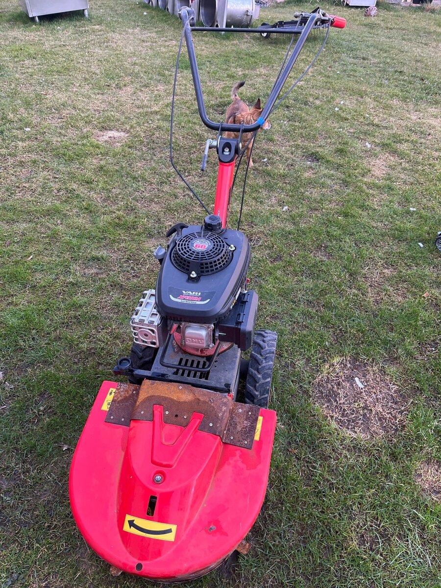 4taktni sekacka Vari