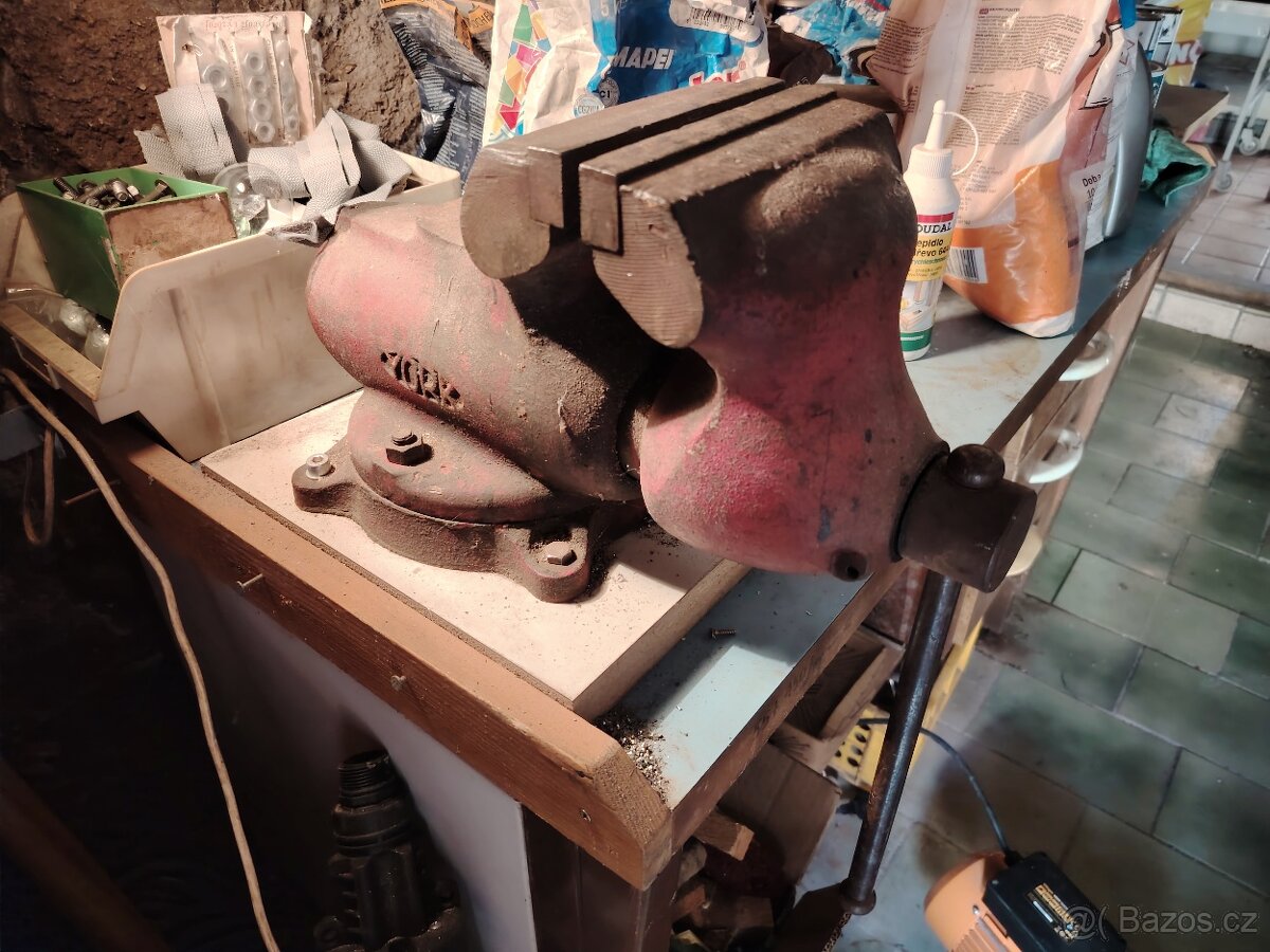 Svěrák York 150