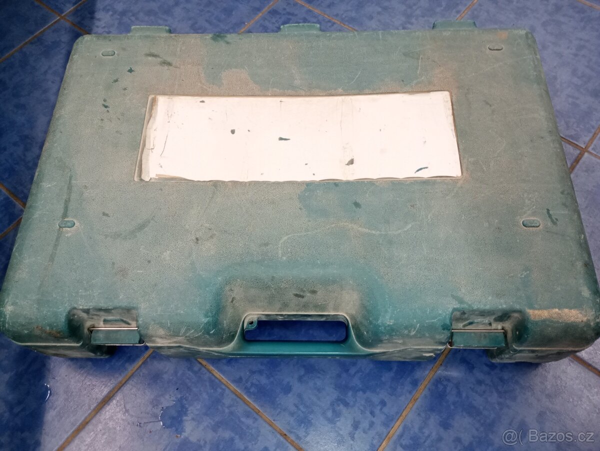 Makita HM1202C