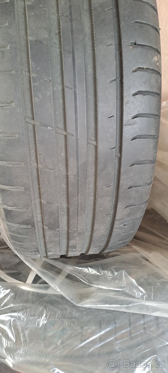 Lita kola kia R18