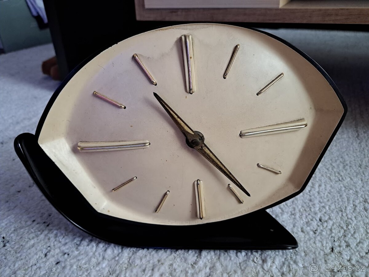 retro hodiny Brusel