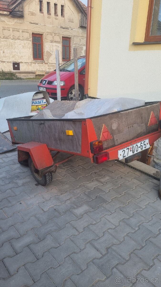 Přívěsný vozík