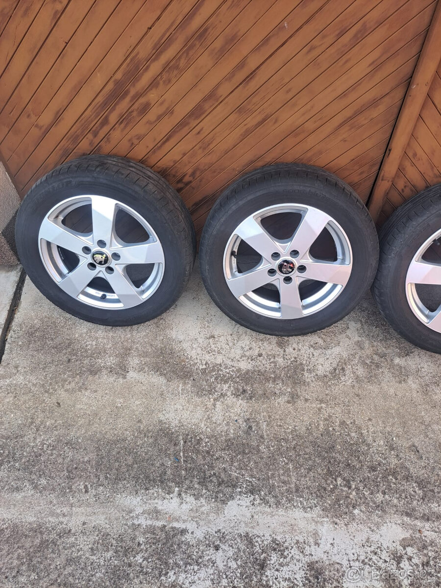 Alu kola 15" s pneu 195/55 R15 (letní) - Škoda Fabia 2