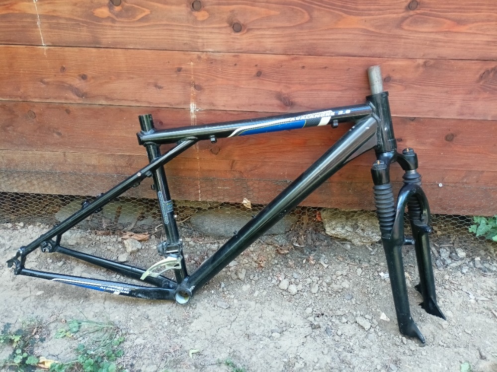 Rám GT + vidlice RST, kotouče a další