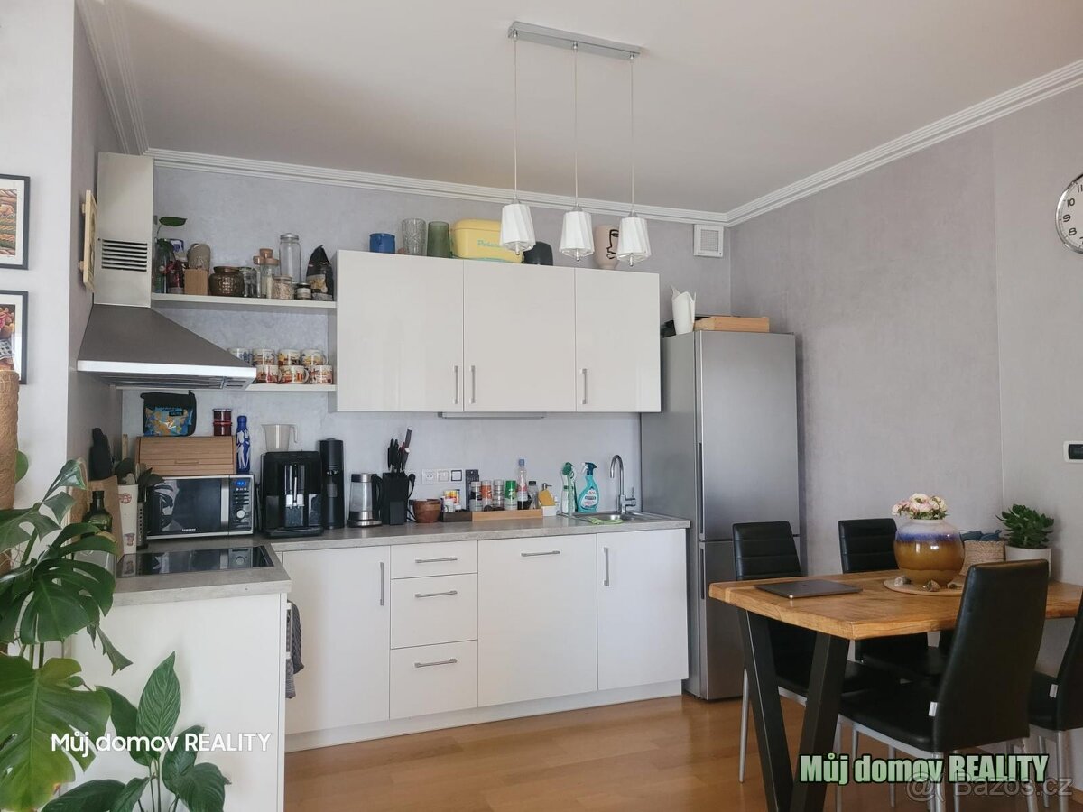 Pronájem moderního bytu 2+kk, 60,1 m Komunardů 1608/20, Prah