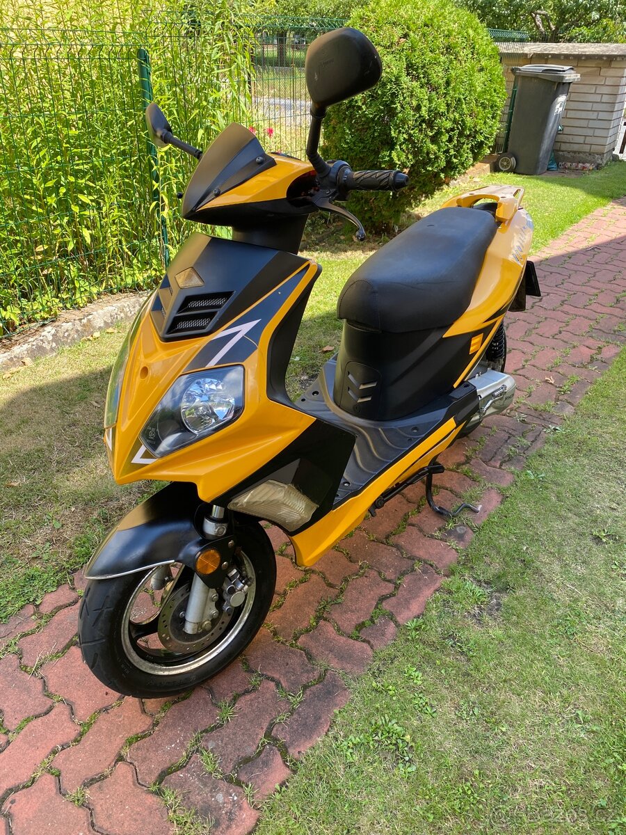 Skútr 50 2t Rhon 2011