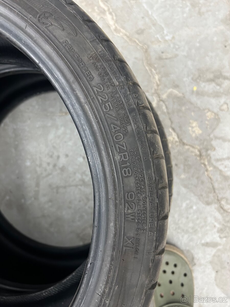 Letní pneu 225/40 r18 Nankang