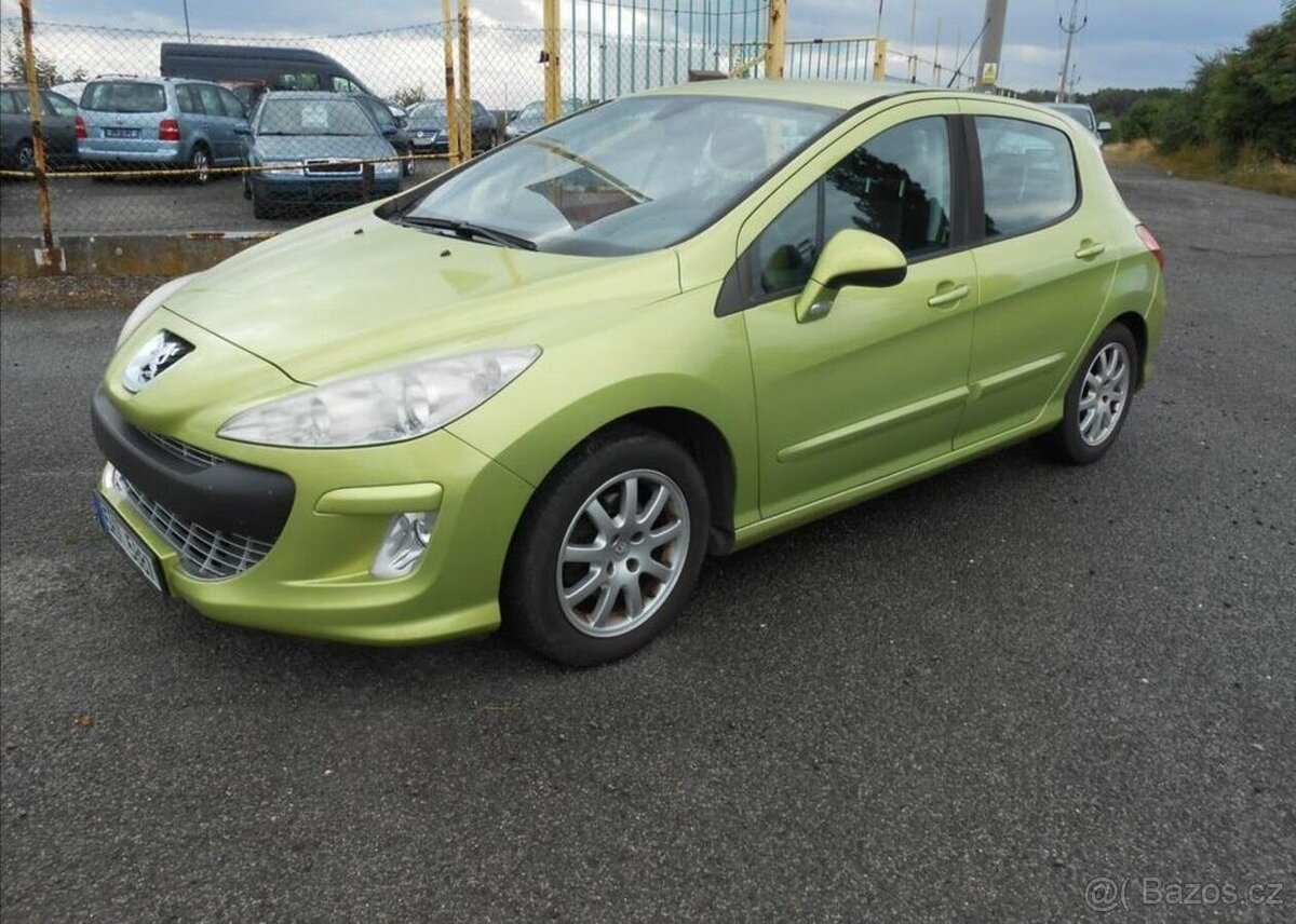 Peugeot 308 1,4 70 kW CZ Serviska KLIMA benzín