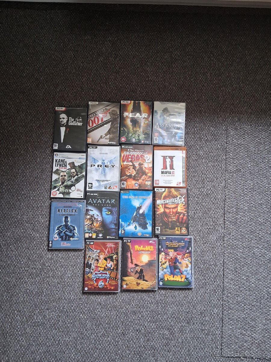 Sbirka 15 pc her ( Akce vše za 400kč)