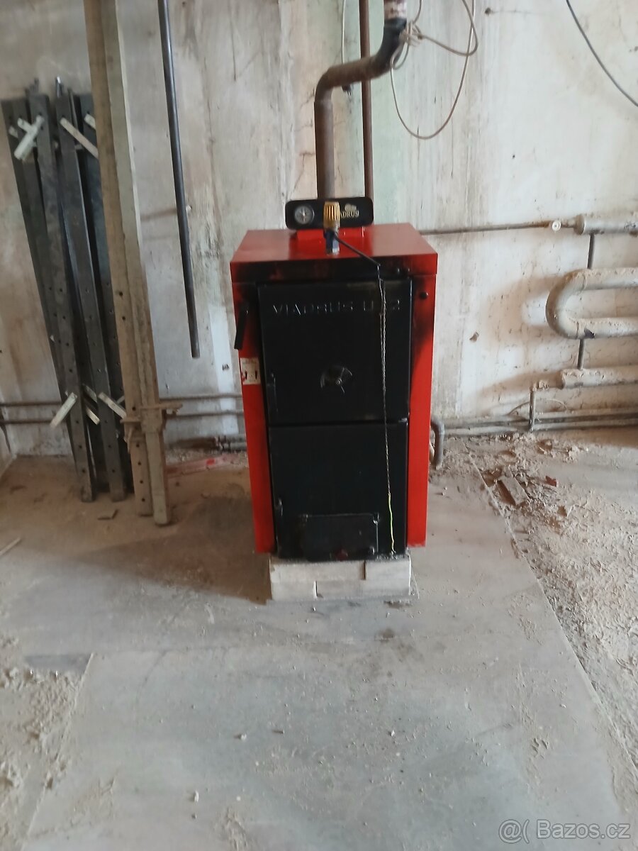 kotel na tuhá paliva