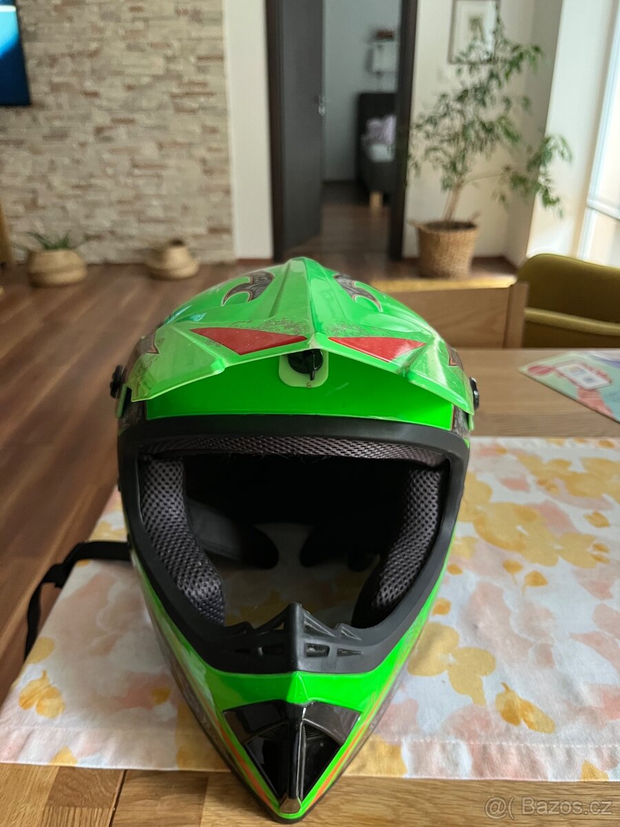 Dětská helma na motokross