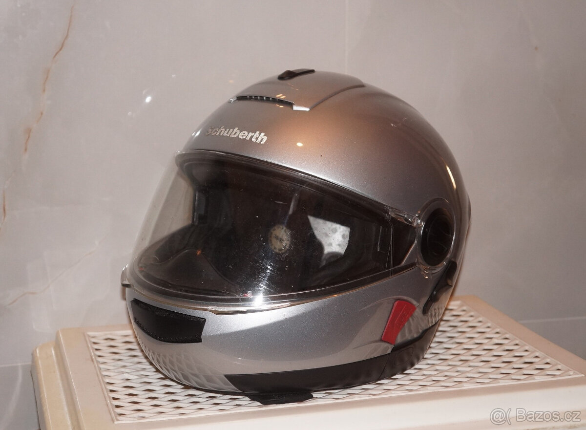 Výklopná helma na motorku S odklápěcí motocyklová přilba 57.