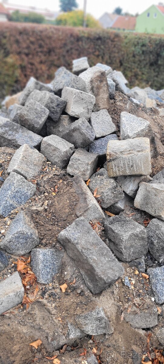 Žulové kostky velké množství 30 tun