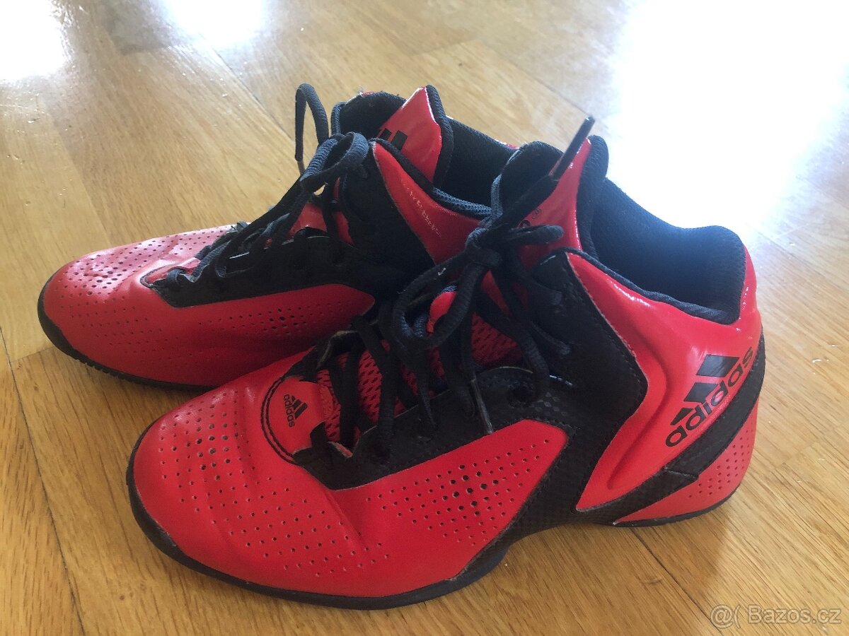 Basketbalové boty Adidas vel. 37,5