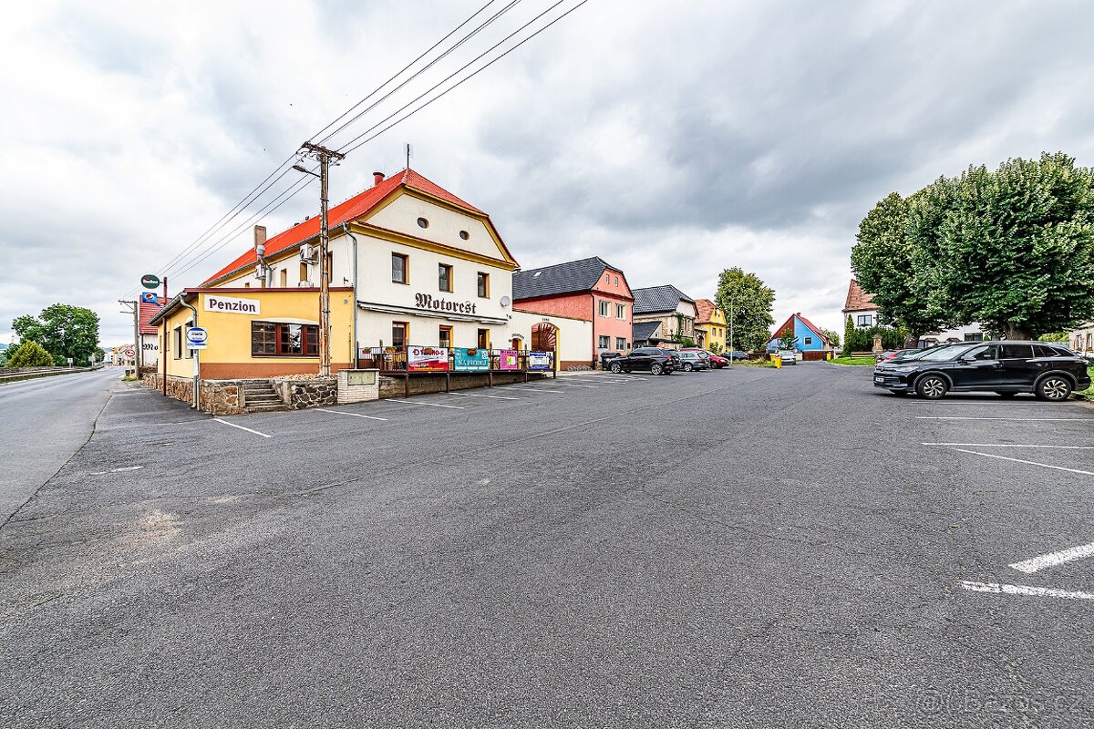 Prodej zavedeného motorestu s ubytováním, sálem a prodejnou