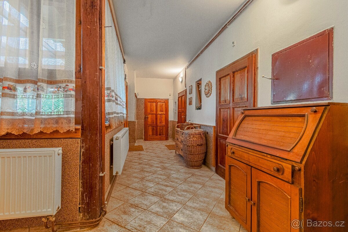 Prodej Chalupy a hospodářská usedlost s pozemky3189 m2. 1221