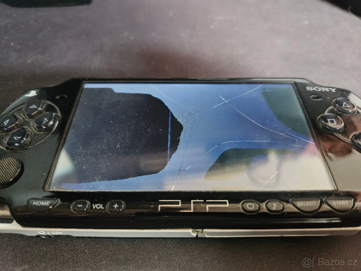 Sháním PSP v neznámém stavu, poškozené či nefunkční