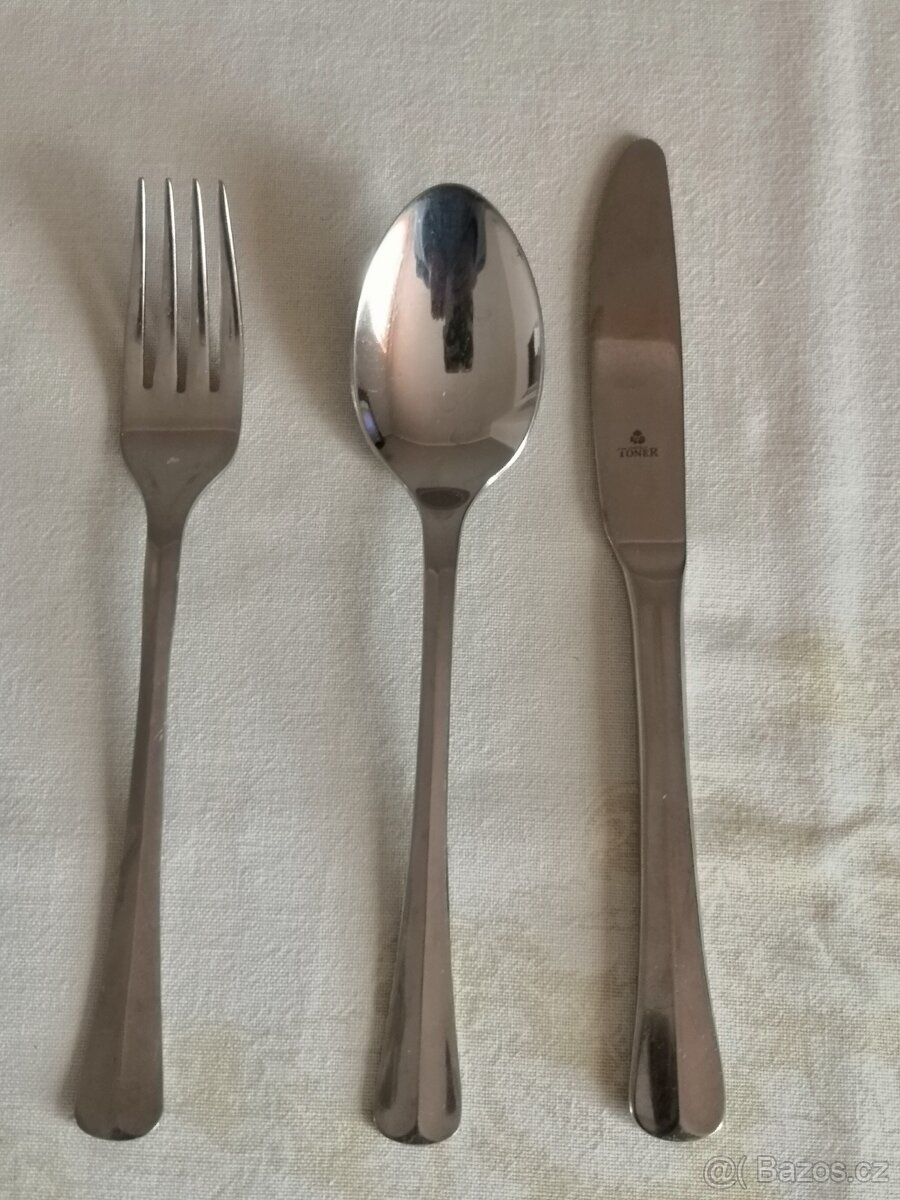 Příbory +kávové lžičky