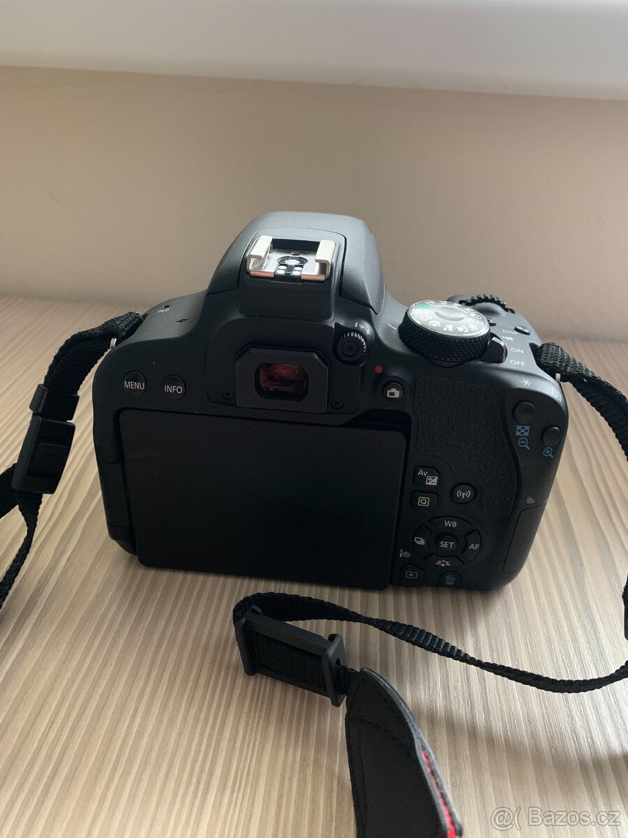 CANON Fotoaparát a objektivy k němu (možno koupit jen část)