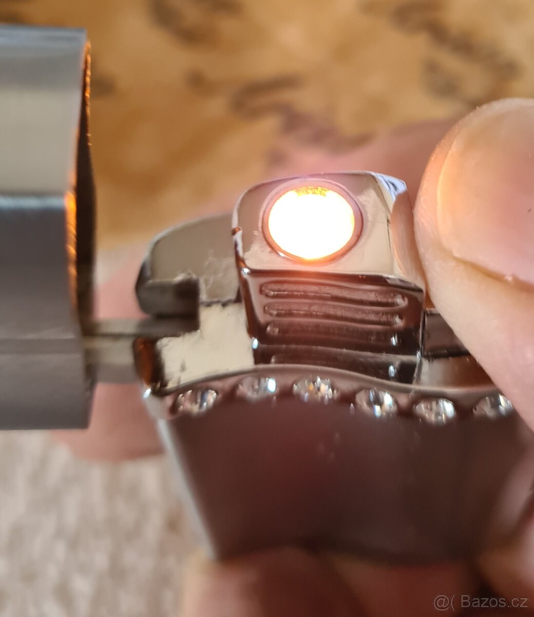 Luxusní zapalovač Aristo Diamond turbo plamen a svítící diod