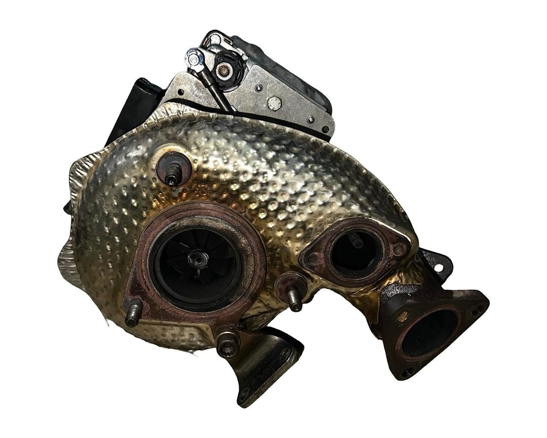 Turbo turbodmychadlo výfukové potrubí s turbodmychadlem z vo