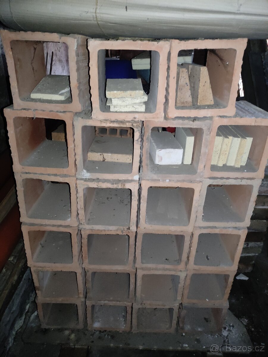 KOMÍNOVÁ TVAROVKA UDÍRNA