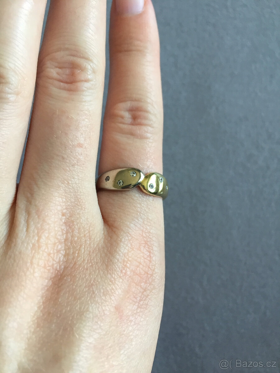 Prodám zlatý prsten se zirkony