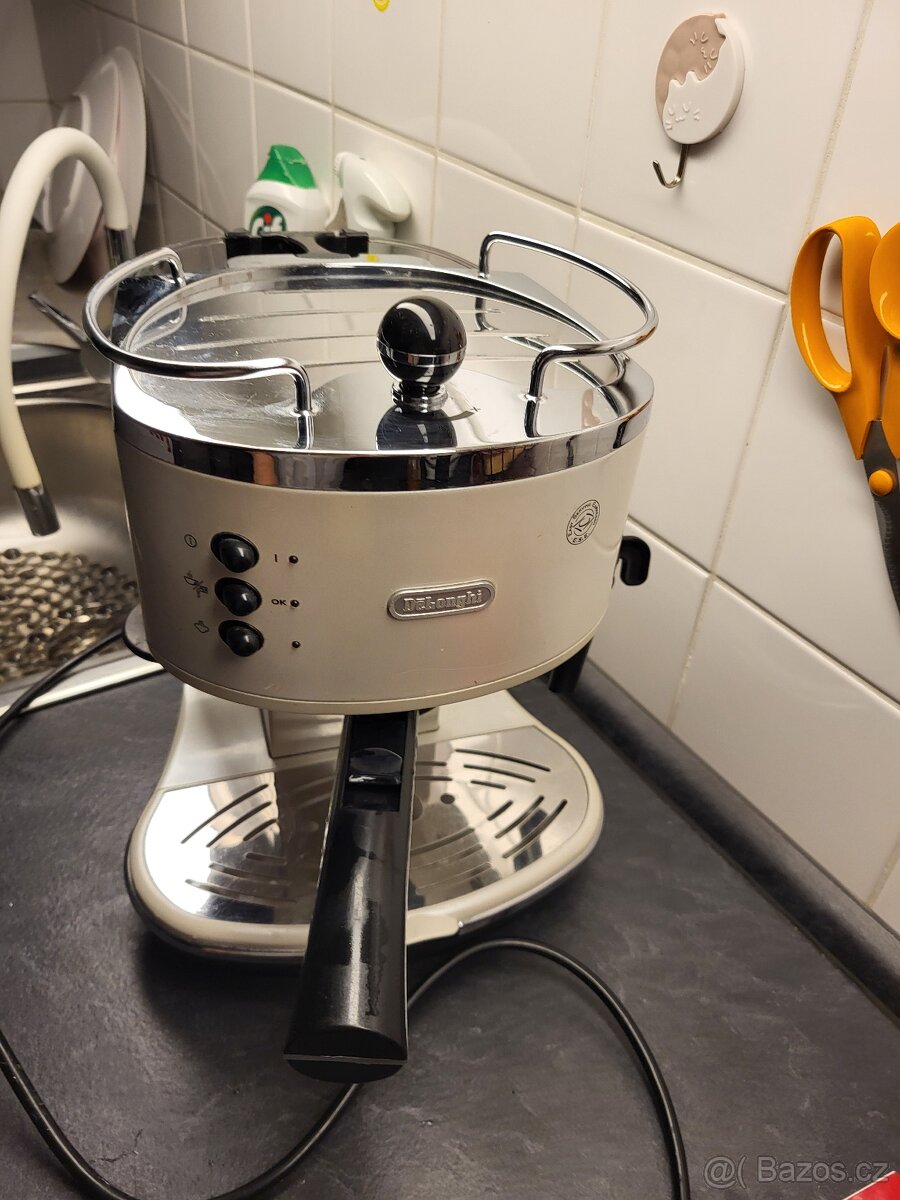 DE LONGHI PÁKOVÝ KÁVOVAR