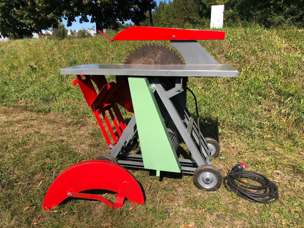 CIRKULÁRKA S KOLÉBKOU