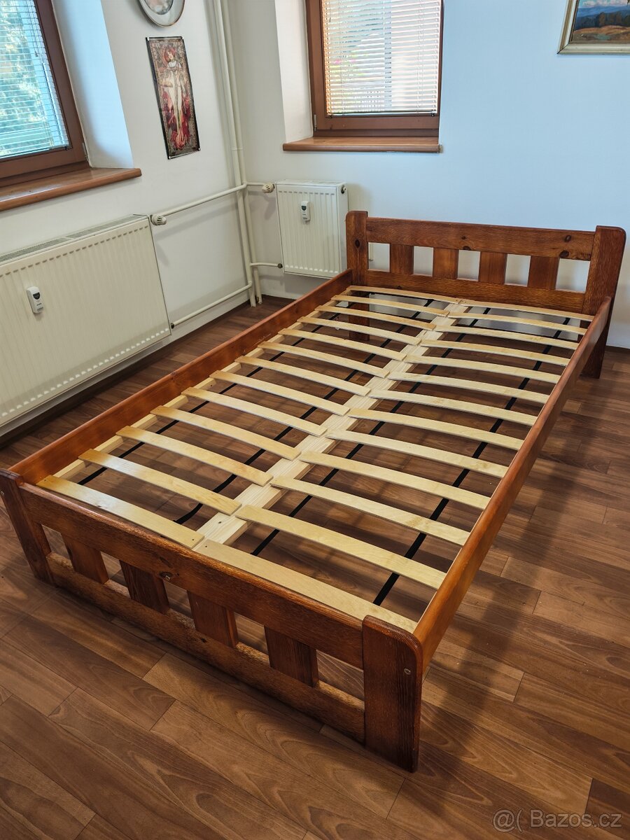 Dřevěná postel 120 x 200 cm