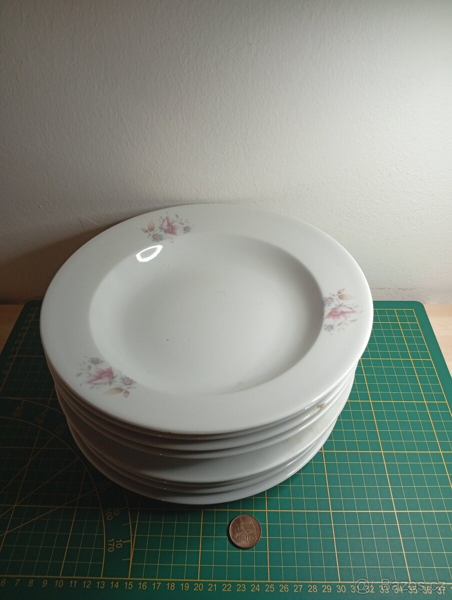 ⚪ Staré talíře. Značené MZ