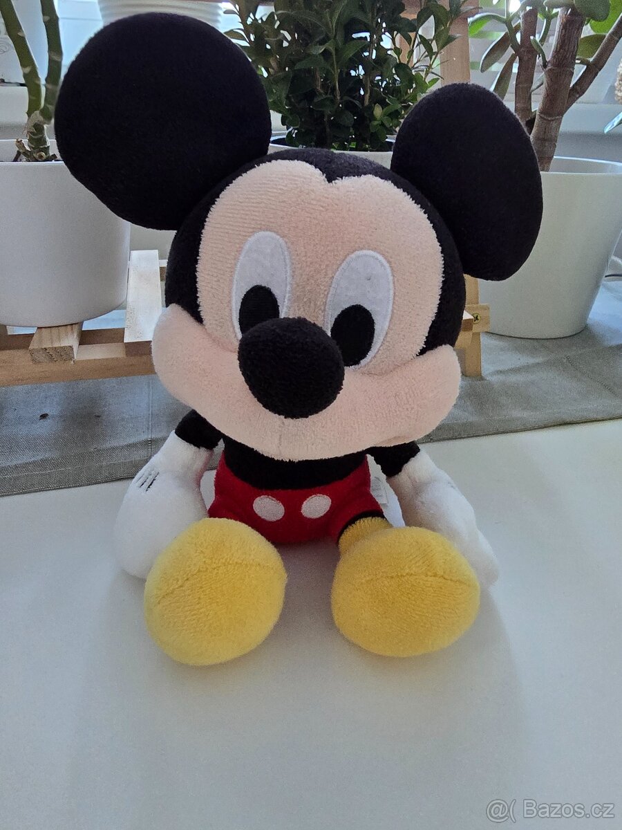 Krásný plyšák Mickey