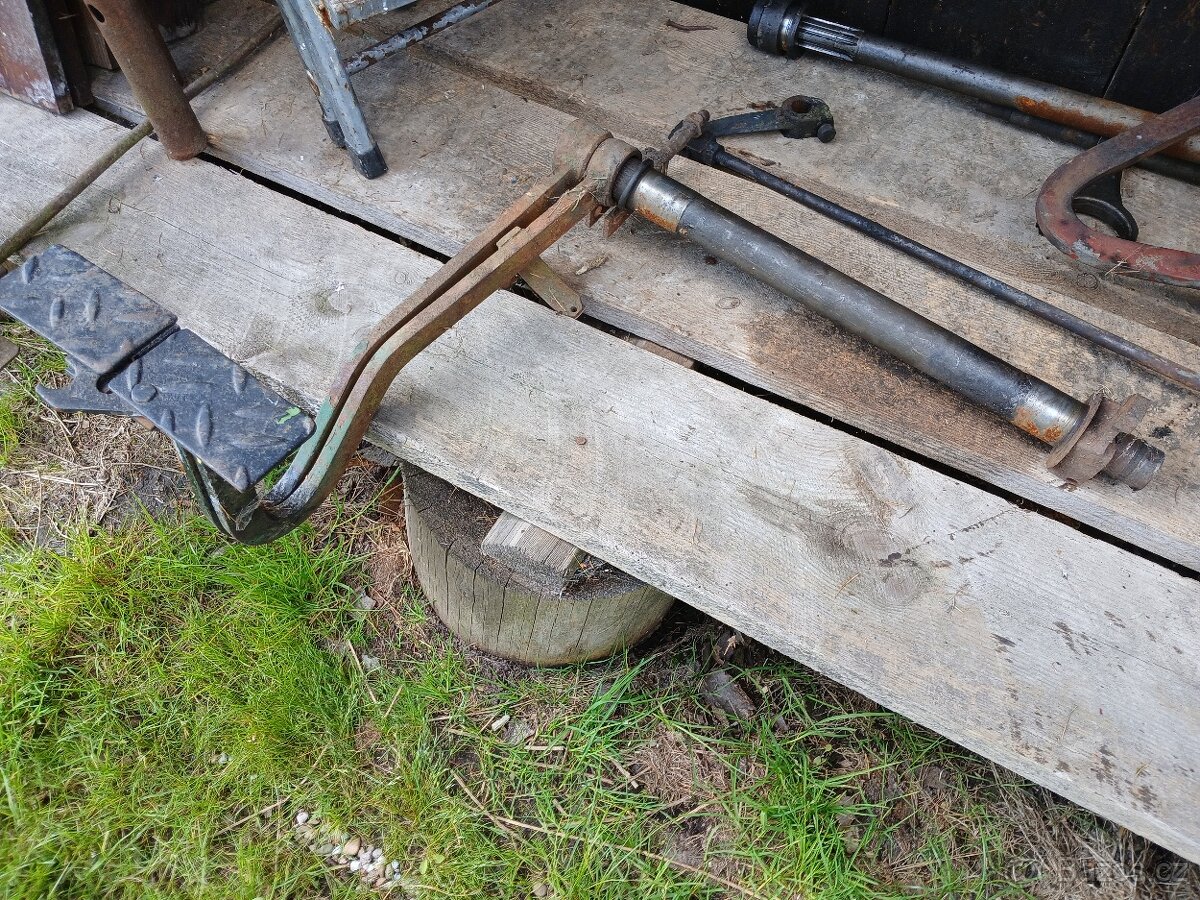 Zetor 50 super pedály